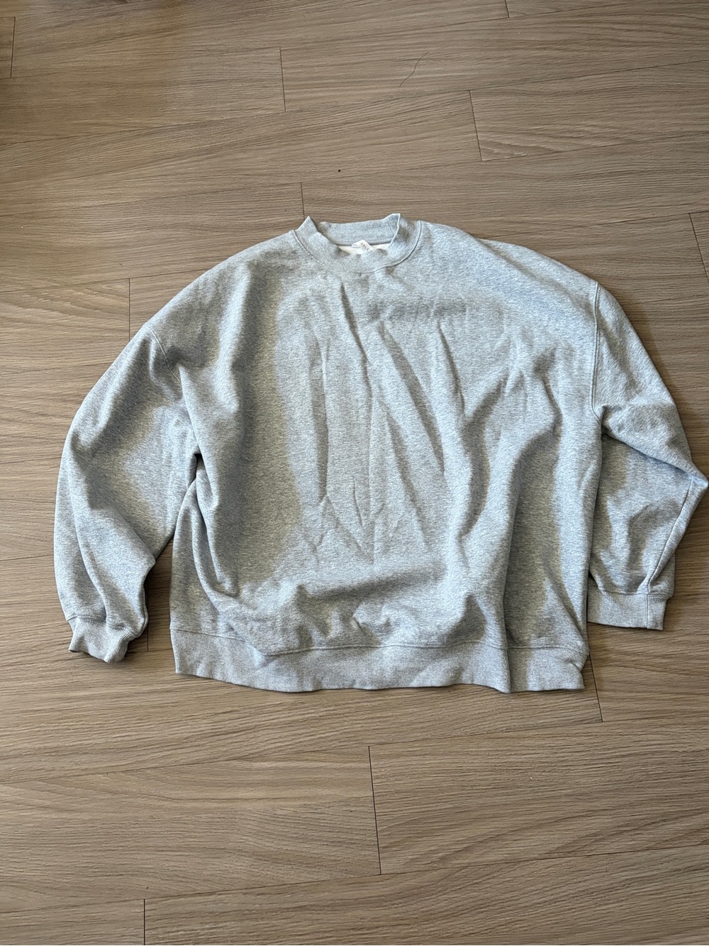 Fabletics Light Gray Crewneck Sweatshirt